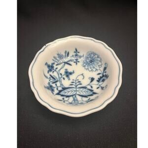 Meissen Blue Onion Crossed Swords Blue/White Porcelain Bowl 4.75” Fruit Dessert